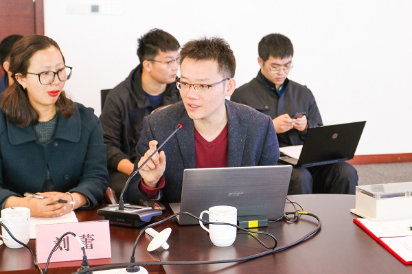 图4 成人漫画
海上装备与系统研究所副所长王鸿东介绍中国智能船艇挑战赛“海上争锋”竞赛方案.JPEG